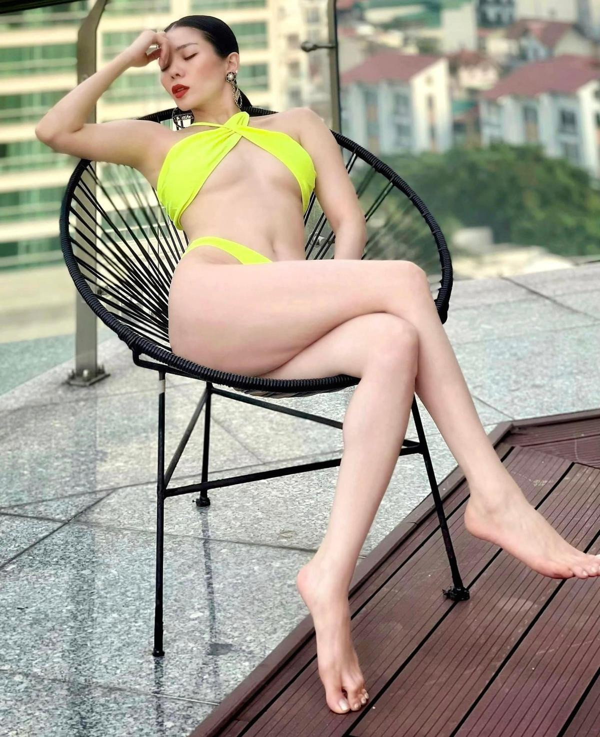 Lệ Quyên chuộng diện bikini tí hon dù đã 42, hỏi sao Lâm Bảo Châu không mê? Ảnh 2