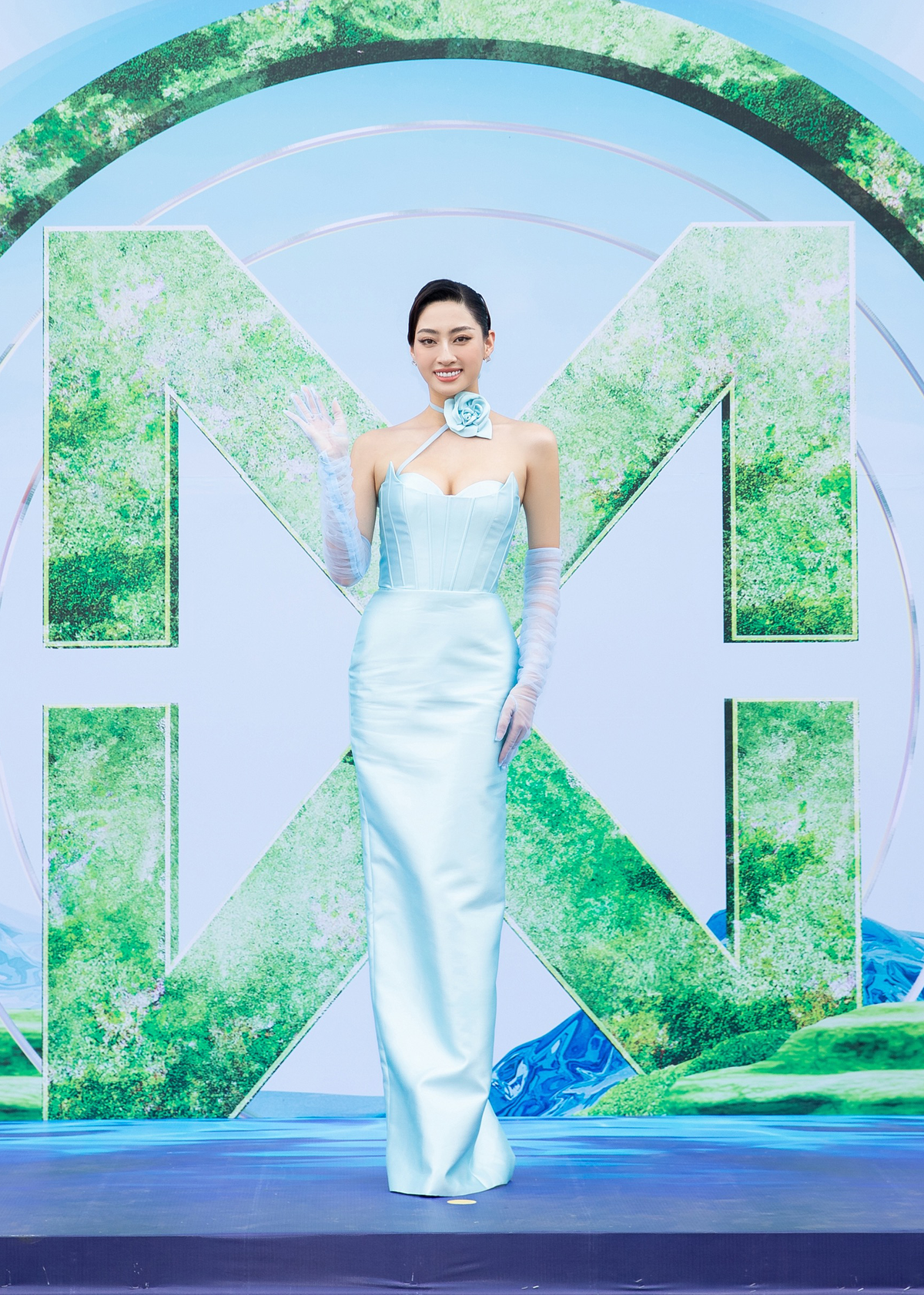 Thiên Ân khoe eo 'chặt chém', Đỗ Hà đẹp sáng bừng thảm đỏ Miss World VN Ảnh 7