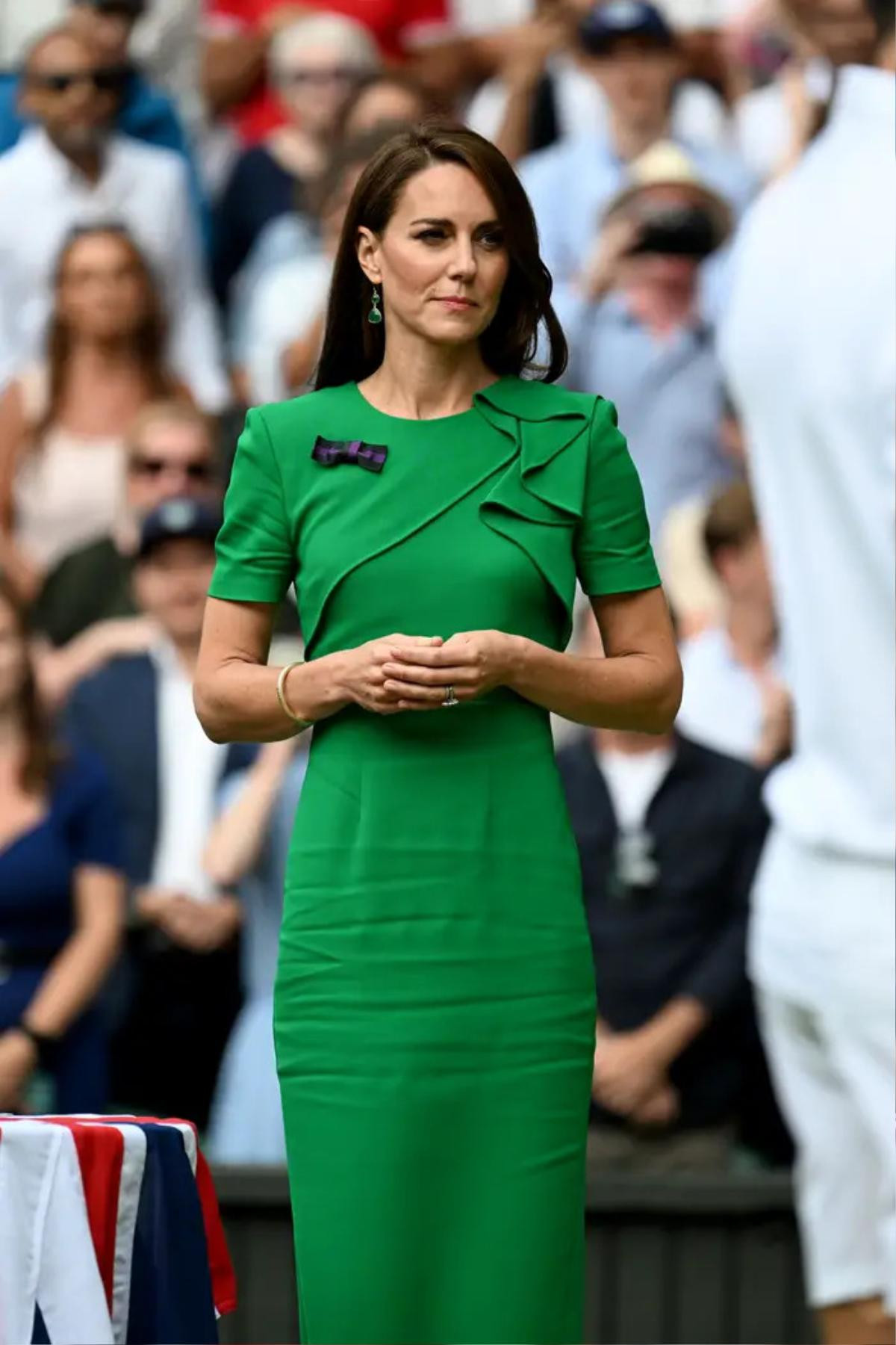 Không hổ danh 'biểu tượng thanh lịch', Kate Middleton tỏa sáng tại Wimbledon Ảnh 17