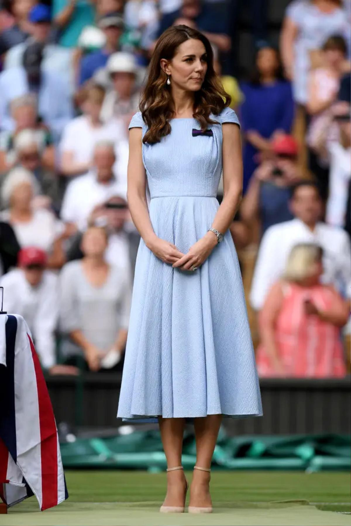 Không hổ danh 'biểu tượng thanh lịch', Kate Middleton tỏa sáng tại Wimbledon Ảnh 11