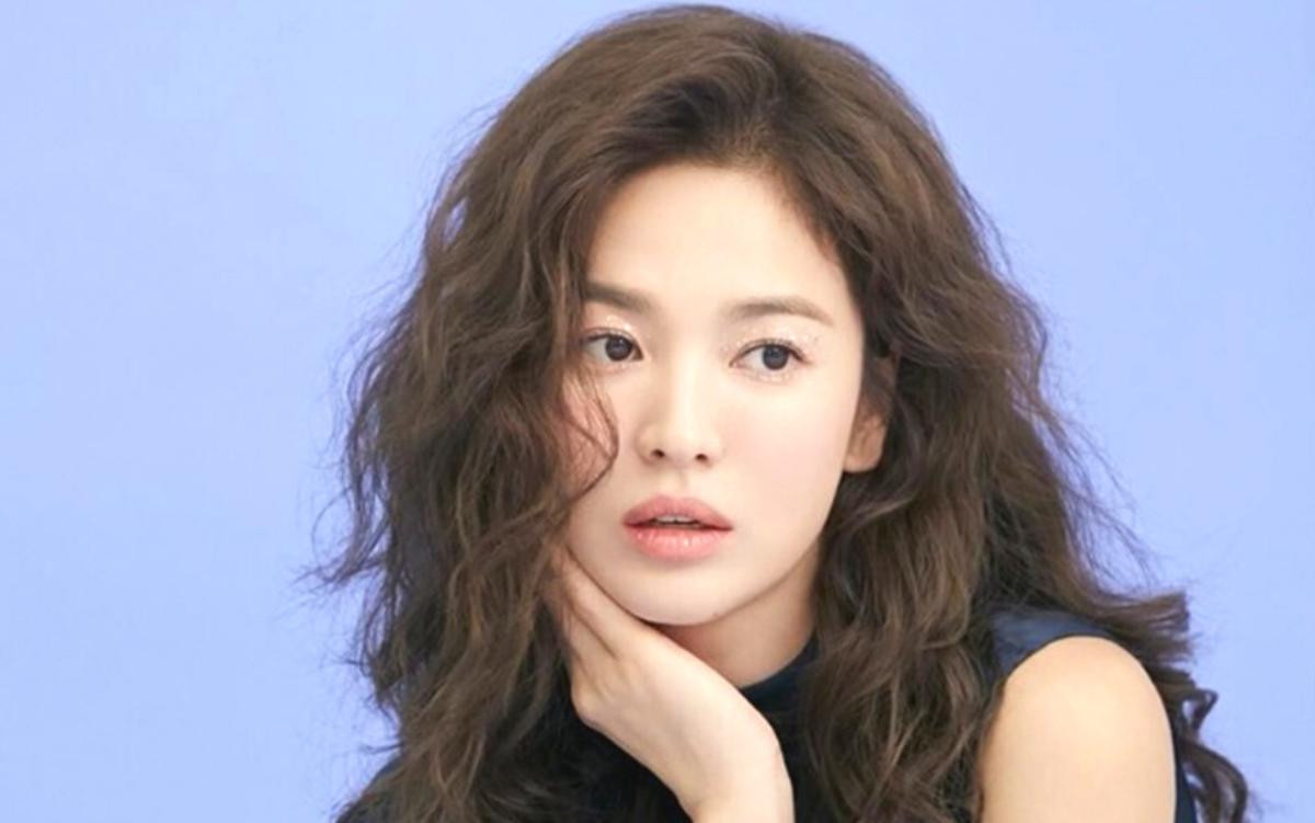 Song Hye Kyo để lộ ảnh cưới cách đây 19 năm, chú rể đẹp cỡ nào? Ảnh 1