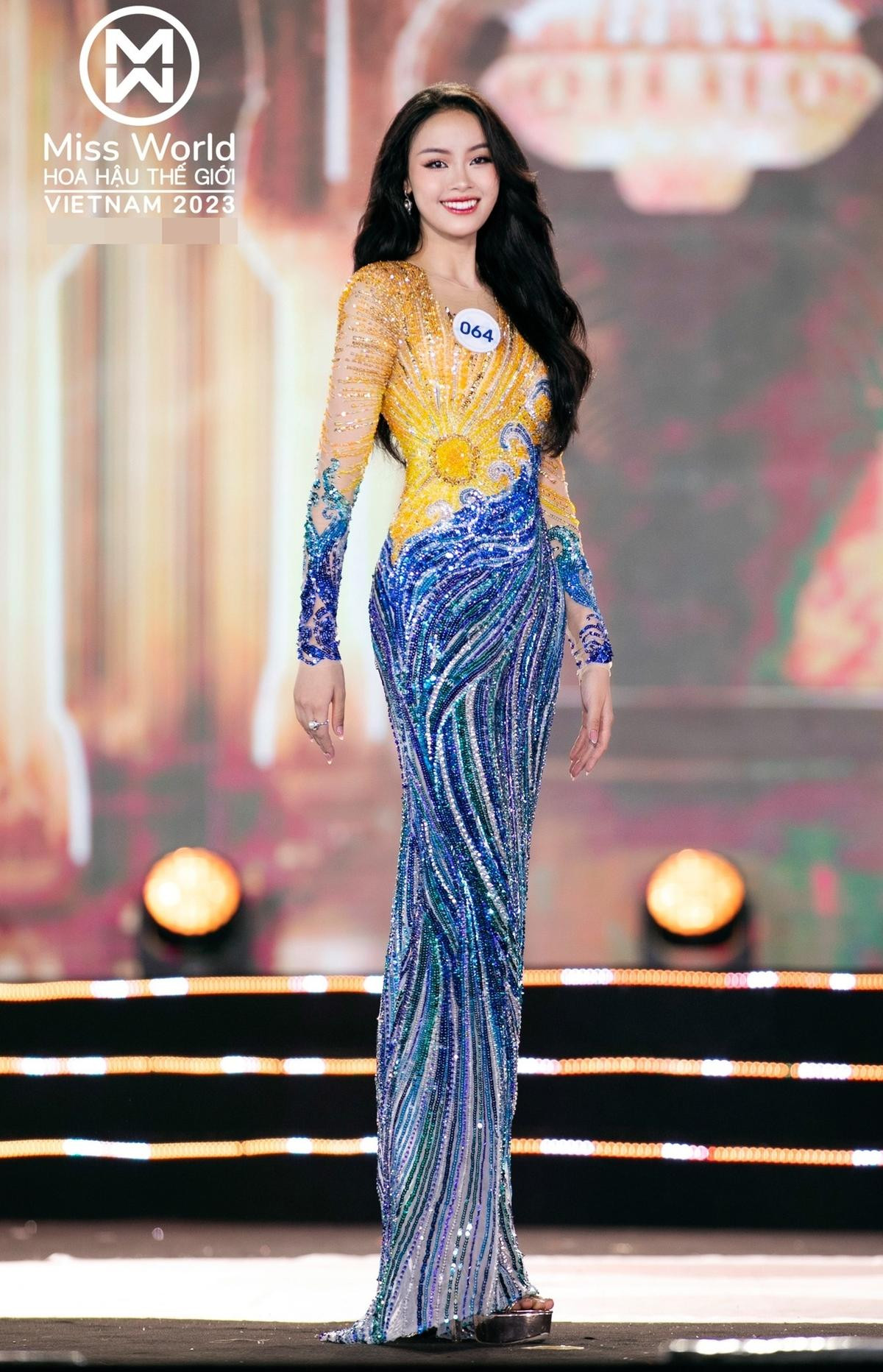 Á hậu 1 Miss World Vietnam 2023 xinh đẹp thế nào mà fan đồng loạt chao đảo Ảnh 1