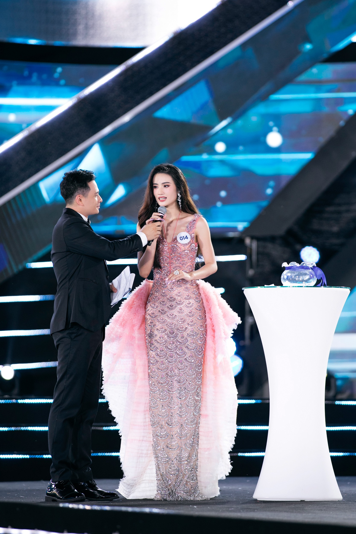 Huỳnh Trần Ý Nhi có xứng đáng đăng quang Miss World Vietnam 2023? Ảnh 3