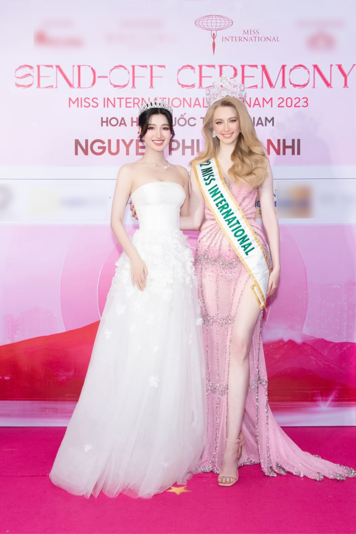 Outfit của dàn hậu quốc tế trên thảm đỏ Việt: 'Búp bê sống' Miss World đỉnh nhất Ảnh 5