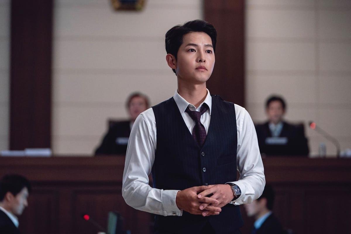 Song Joong Ki xuất hiện bên người đàn ông lạ mặt, danh tính khiến netizen tò mò? Ảnh 1