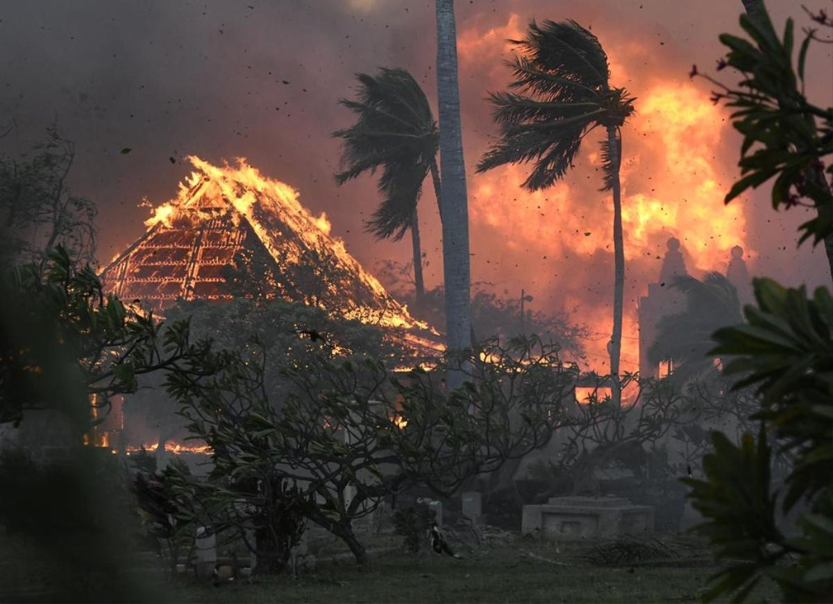 'Hỏa ngục ở đảo Hawaii: Hòn đảo thiên đường cháy rụi hóa tro tàn, đổ nát Ảnh 2