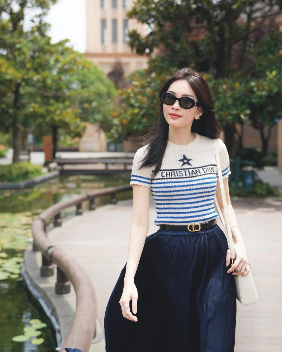 Hoa hậu Đặng Thu Thảo bị nhắc nhở một điều khi diện đồ chuẩn Fashionista Ảnh 1