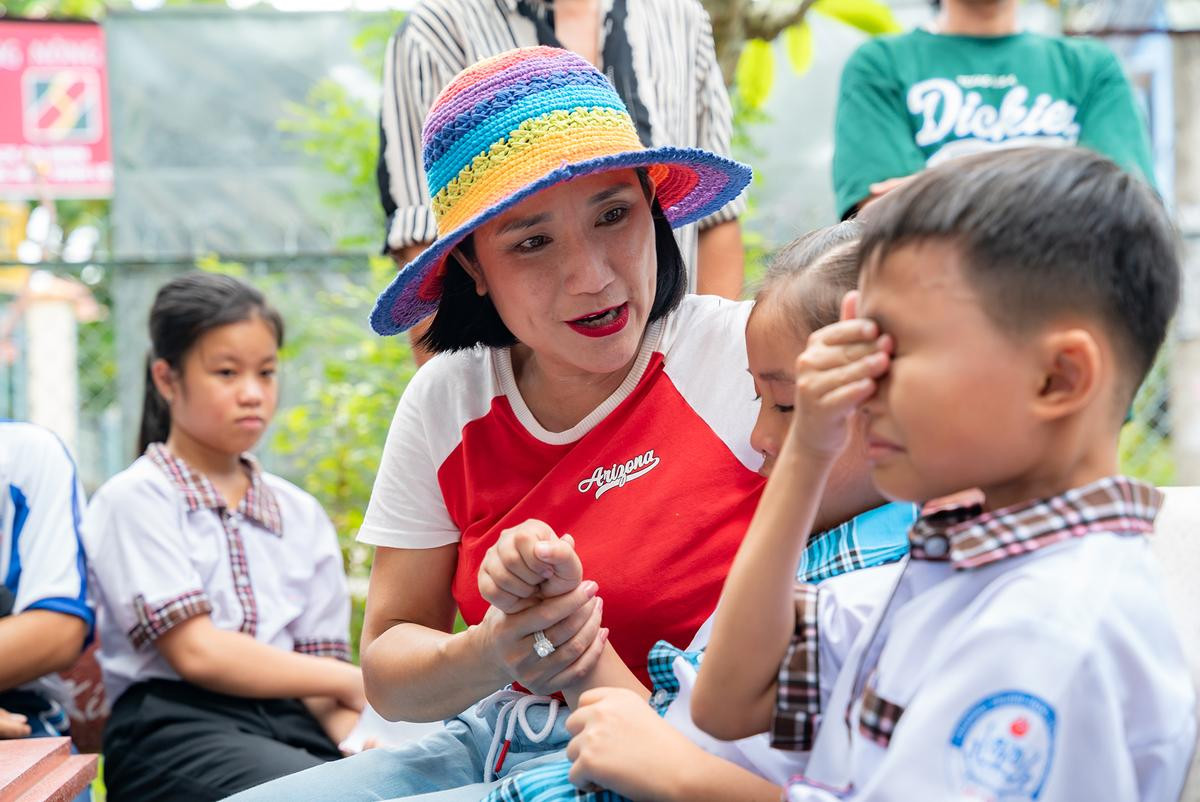 Cát Tường: 'Vì làm mẹ, tôi thấu hiểu nỗi lòng khi không cho con điều kiện tốt' Ảnh 4