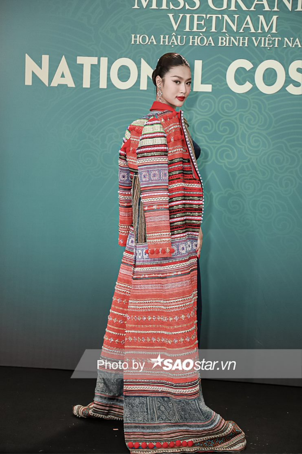 Thuỳ Tiên hoá 'nàng Mị', Mai Phương đạp xe lên thảm đỏ National Costume Ảnh 2