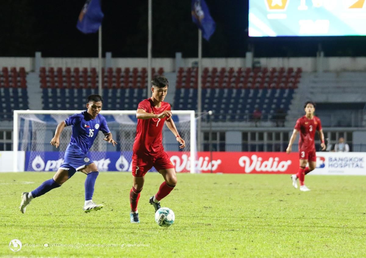 HLV U23 Việt Nam phê bình sao trẻ Hà Nội FC: 'Đá bóng chứ không phải đánh nhau' Ảnh 1