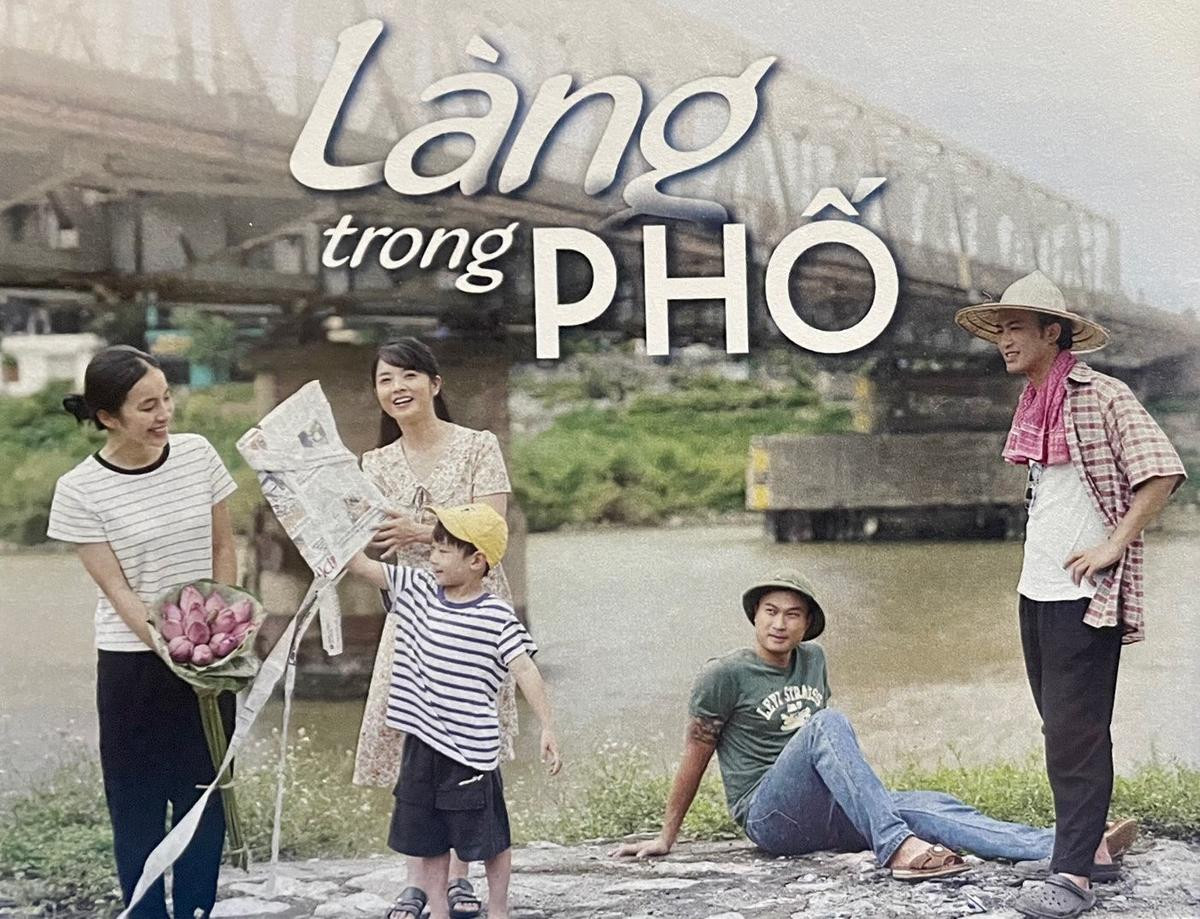 Làng Trong Phố: Lộ ảnh Mến và Hiếu đưa nhau đi trốn, vô tình để lộ kết phim? Ảnh 1