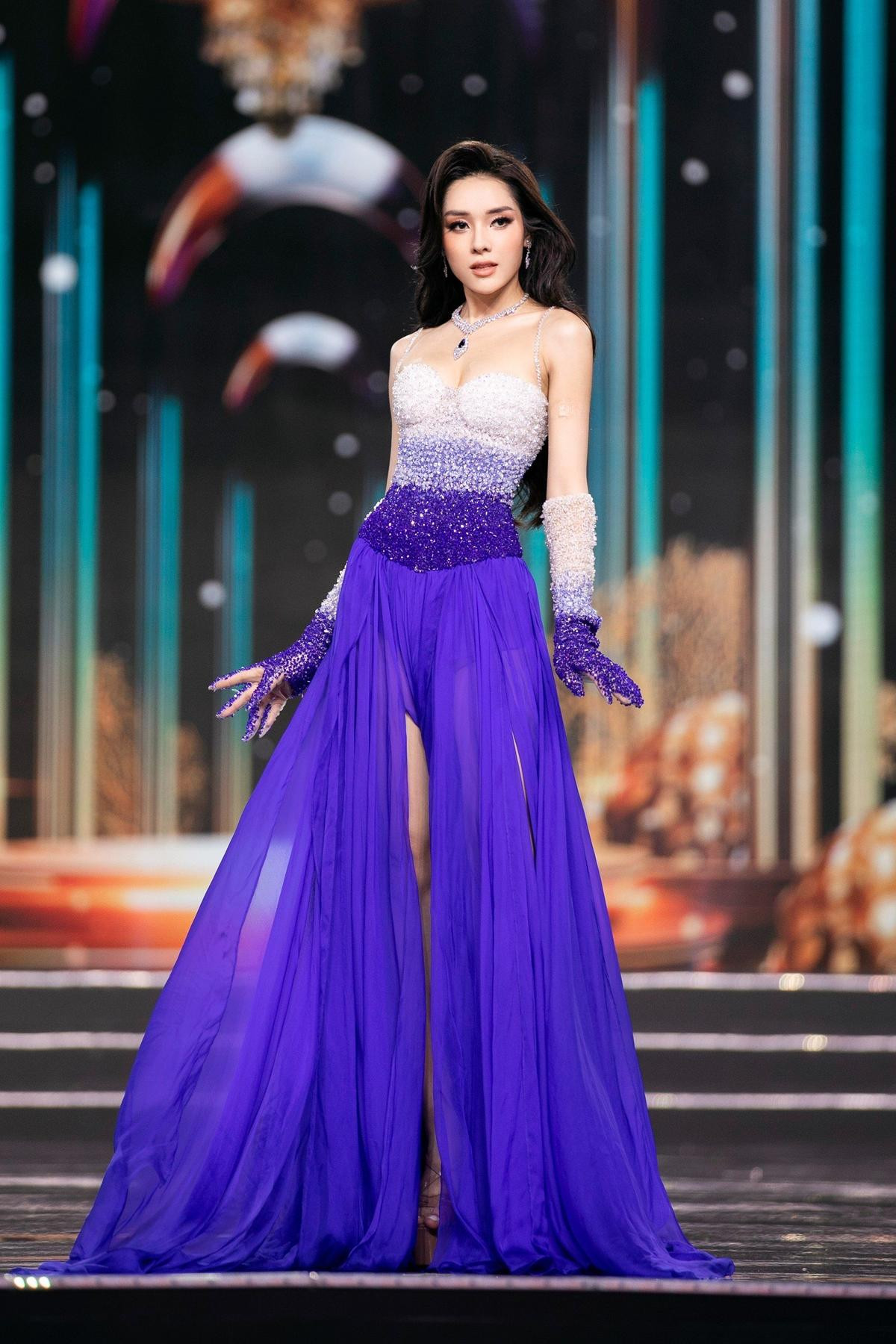 Top 10 Miss Grand VN 2023 khoe sắc sáng bừng sân khấu: Ai làm lại mấy chị nữa? Ảnh 3