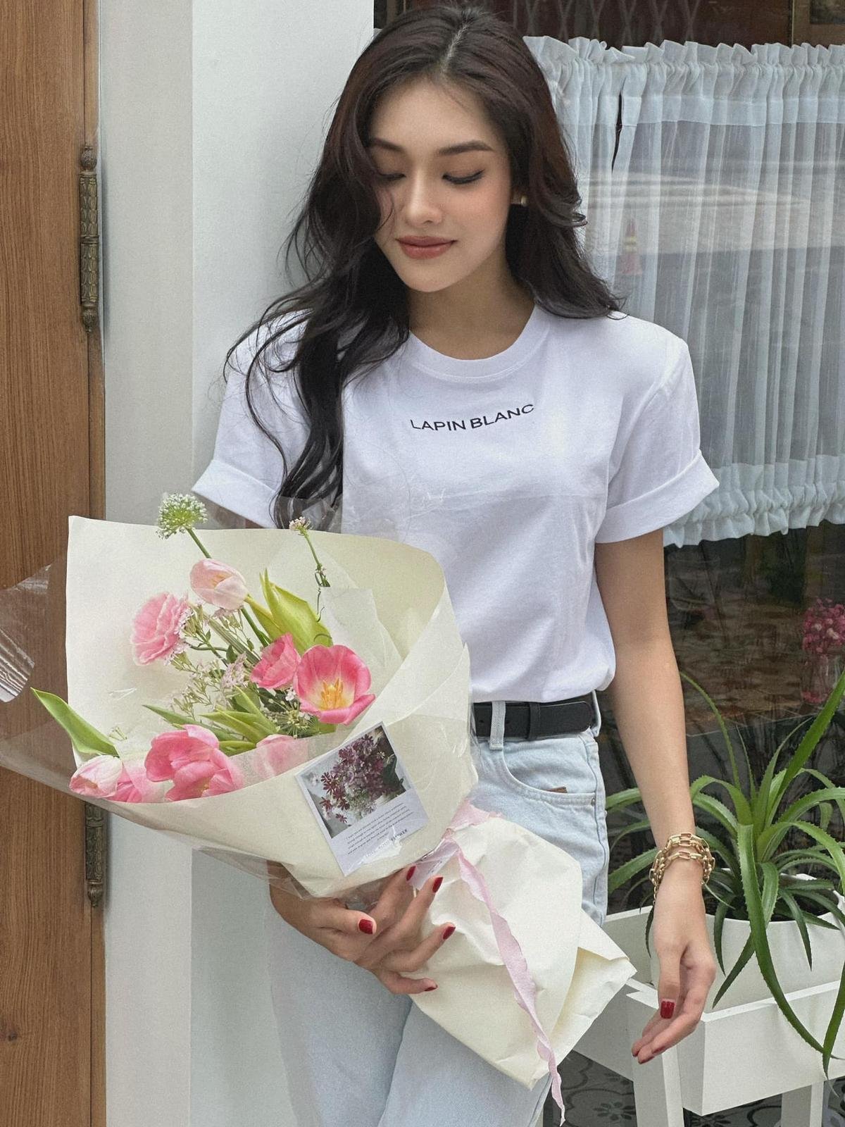 Nhan sắc thuở chưa phẫu thuật thẩm mỹ của Á hậu 3 Miss Grand Vietnam 2023 Ảnh 13