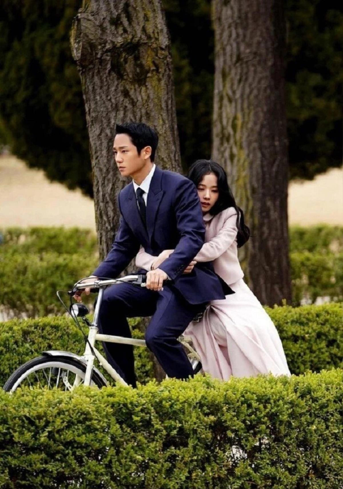 Jung Hae In có phản ứng ra sao trước tin Jisoo công khai chuyện tình cảm? Ảnh 1