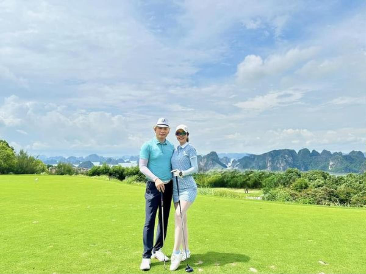 Jennifer Phạm cùng chồng doanh nhân đi đánh golf, có cử chỉ 'tình bể bình'! Ảnh 2