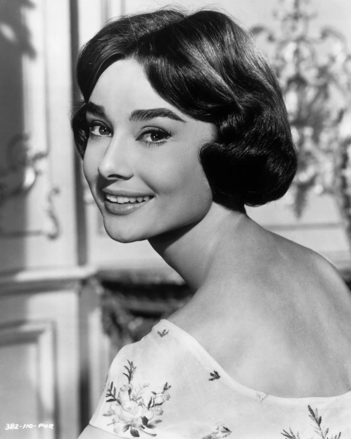 Mở khóa bí quyết làm đẹp của huyền thoại nhan sắc Audrey Hepburn Ảnh 5