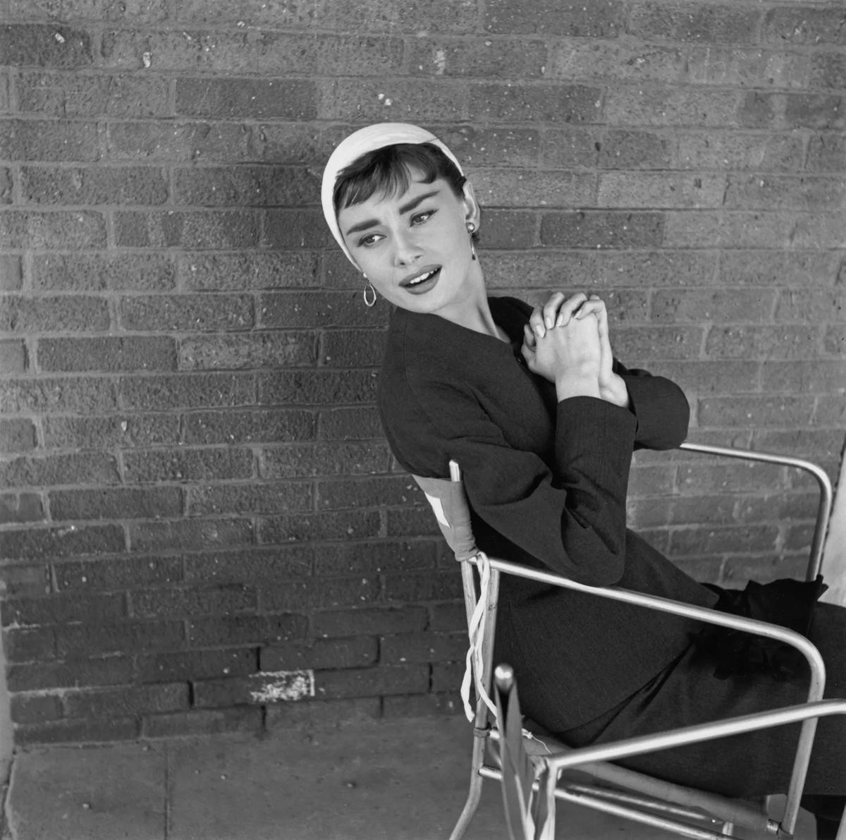 Mở khóa bí quyết làm đẹp của huyền thoại nhan sắc Audrey Hepburn Ảnh 9