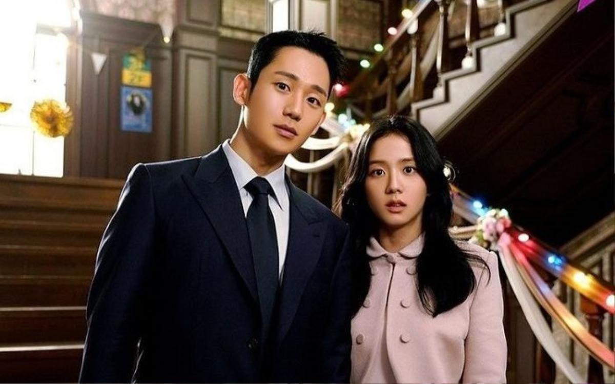 Vừa chúc phúc Jisoo, Jung Hae In 'trượt tay' có hành động gây chú ý Ảnh 1