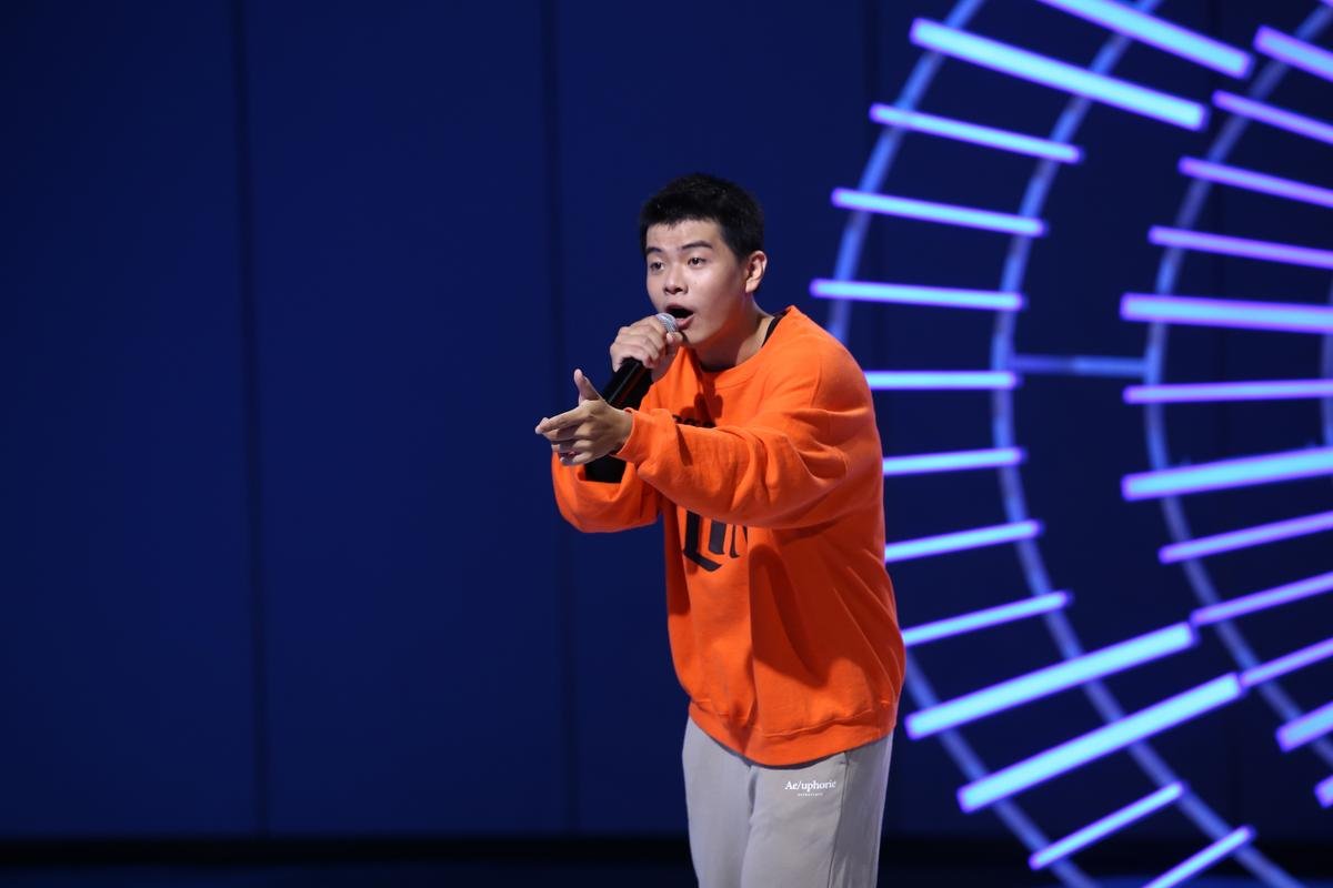 Vietnam Idol tập 5: Chàng trai khiến BGK bấn loạn, quyết định trao thẳng vé vàng Ảnh 1