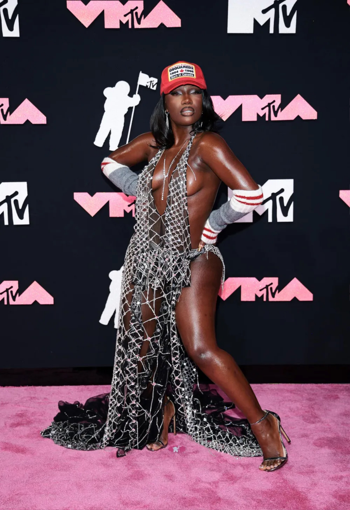 'Nóng mắt' với trang phục hở hang tại thảm đỏ lễ trao giải MTV VMAs 2023 Ảnh 4