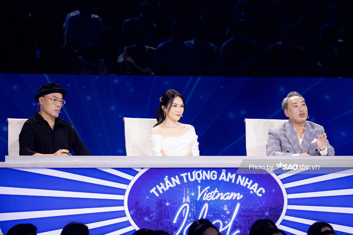 Dấu ấn Liveshow 2 Vietnam Idol: Top 10 hoà giọng cảm xúc, loạt hit được tái hiện Ảnh 12