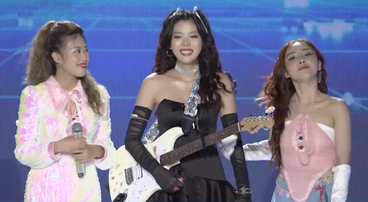 Thanh Thảo Vietnam Idol rơi nước mắt trước hàng nghìn khán giả Ảnh 3