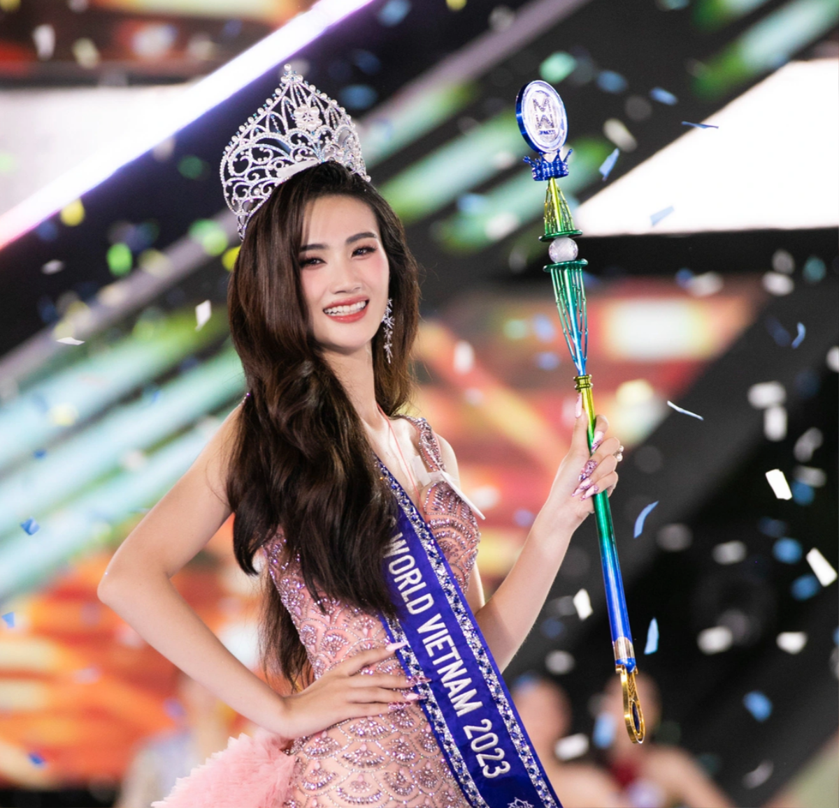 Ý Nhi đang ở đâu sau 2 tháng đăng quang Miss World Vietnam 2023? Ảnh 1