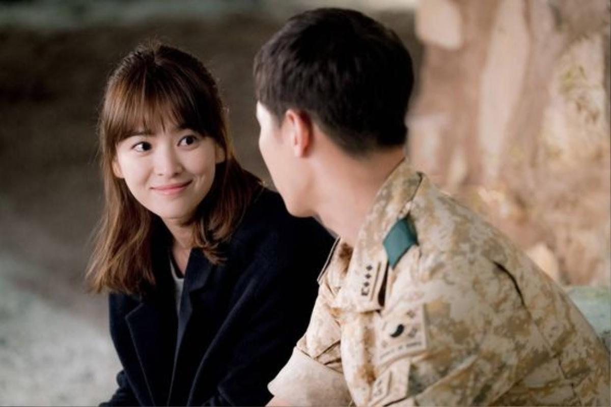 Song Joong Ki công khai bảo vệ vợ mới, nhìn sang Song Hye Kyo mà chạnh lòng Ảnh 3