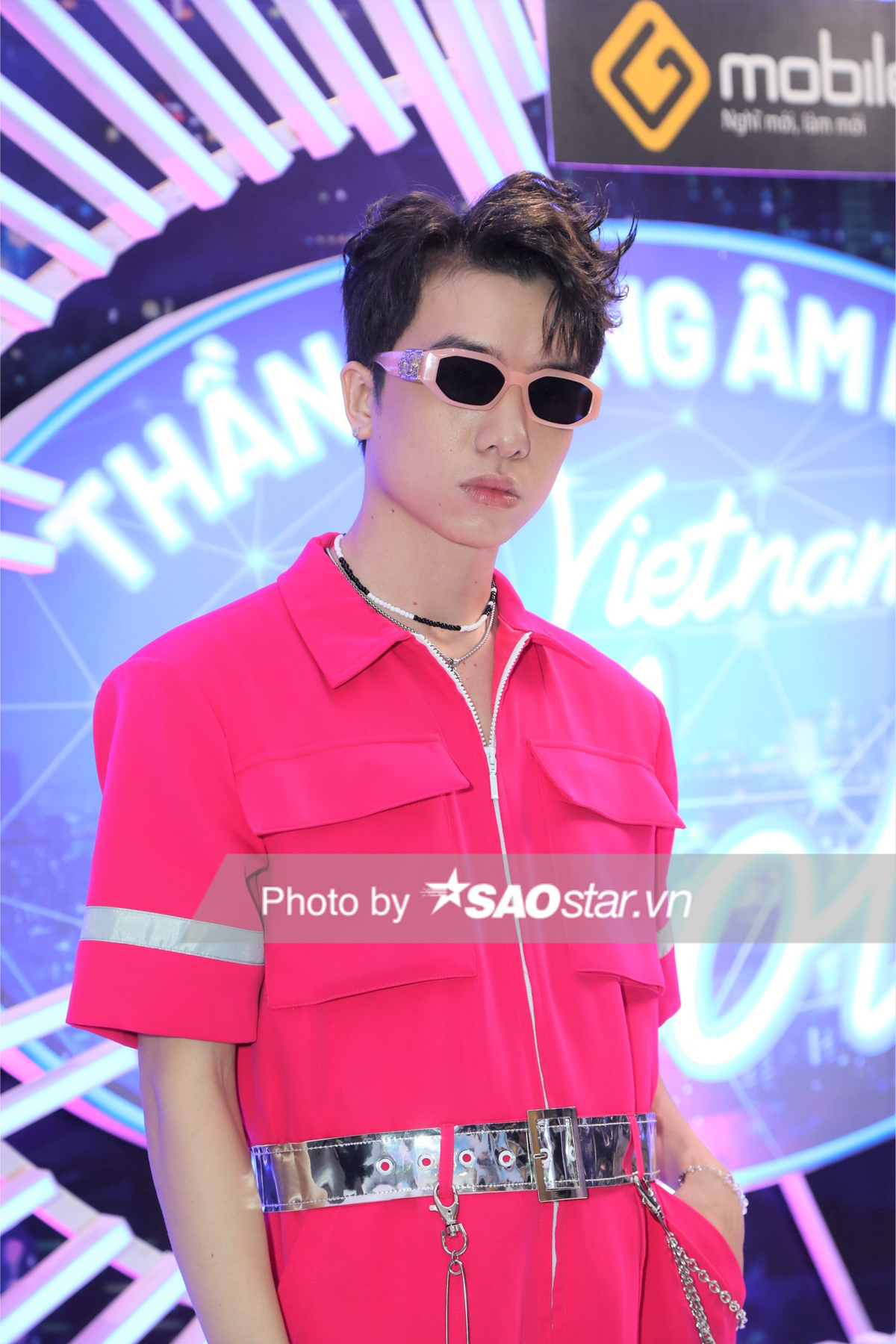 Thảm đỏ liveshow 4 Vietnam Idol: Mỹ Tâm đến từ sớm, Hoàng Bách có mặt cùng ái nữ Ảnh 4