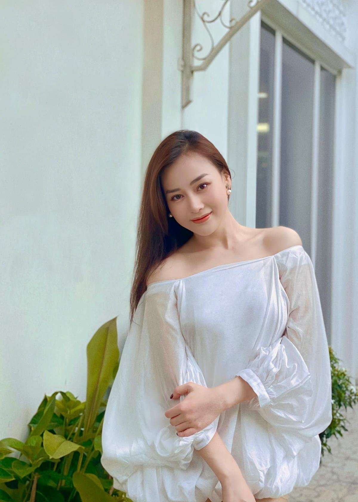 Phương Oanh tự 'flex' visual 'không góc chết' năm 28 tuổi Ảnh 3