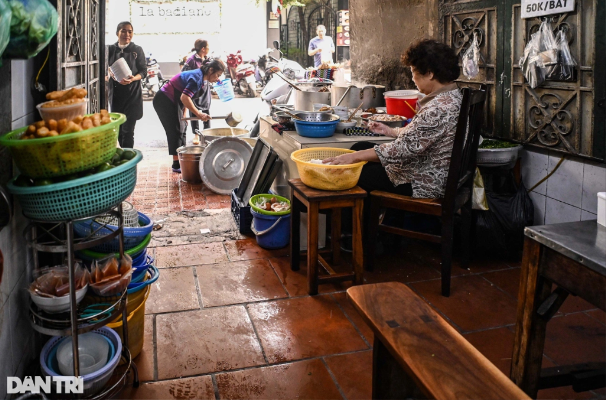 Vụ TikToker nổi tiếng bị đuổi khỏi quán phở vì ngồi xe lăn: Chủ quán phở lên tiếng Ảnh 2