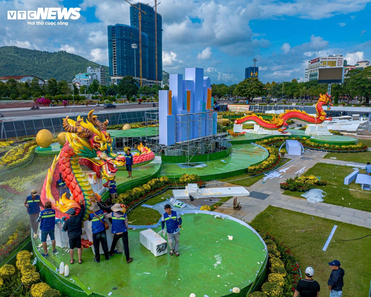 Trầm trồ trước vẻ oai phong của rồng linh vật ở Bình Định, liệu có 'soán ngôi' rồng Quảng Trị? Ảnh 4