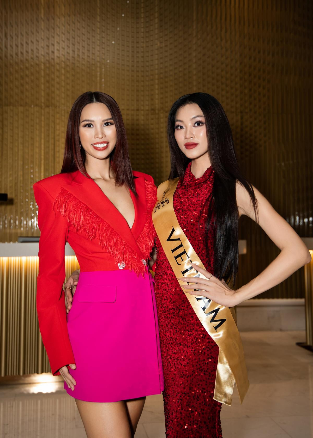 Siêu mẫu Hà Anh nóng bỏng trong ngày đón dàn thí sinh Miss Global 2023 Ảnh 2