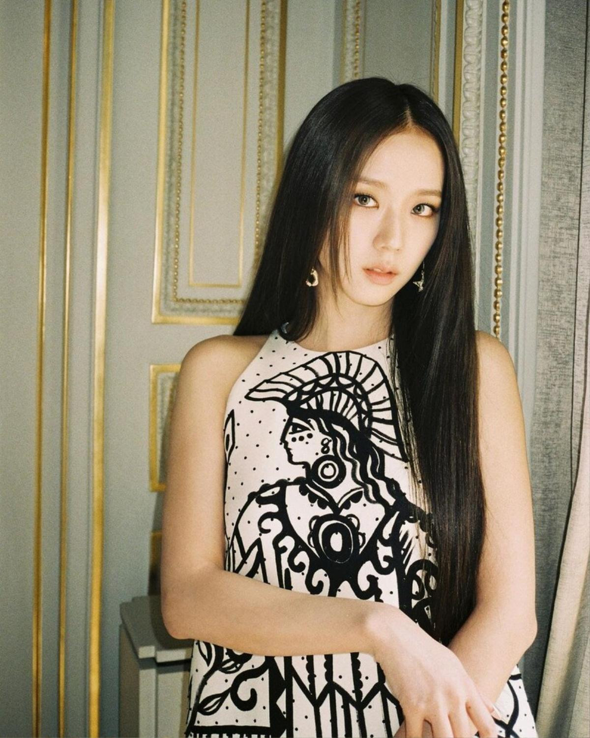 Jisoo (BLACKPINK) tiết lộ thời đi học thư tình đầy ngăn bàn Ảnh 3