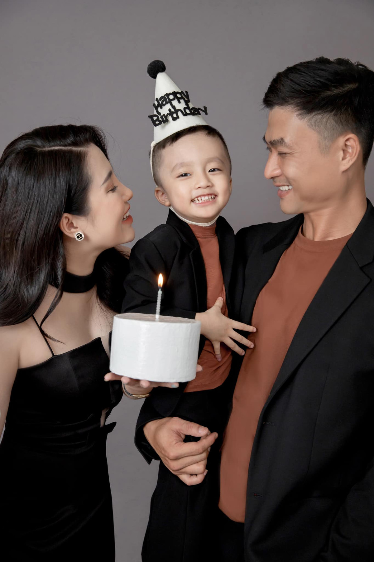 Duy Hưng 'lên chức' ở tuổi 32 Ảnh 2