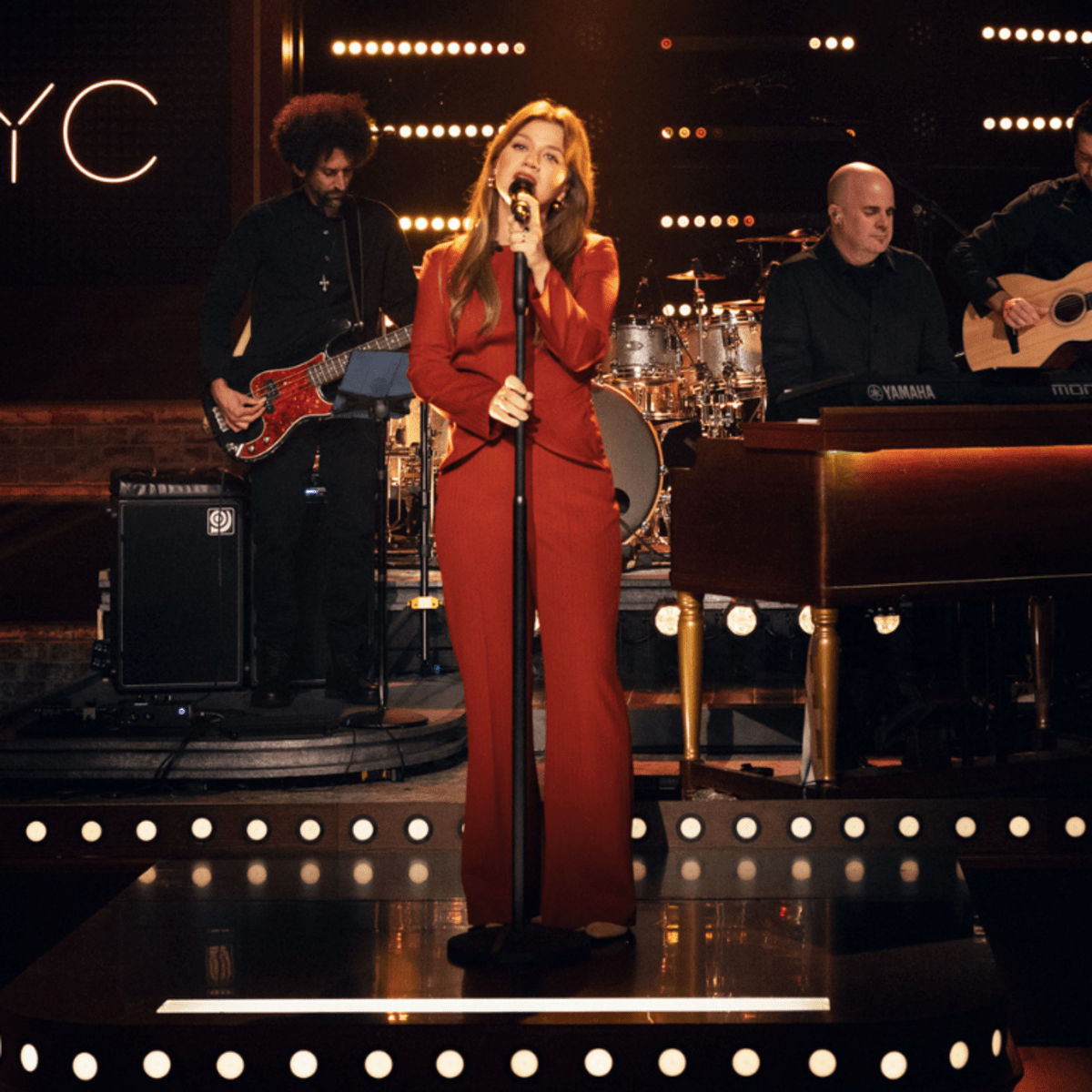 Kelly Clarkson tiết lộ sự cố 22 năm trước khi cover nhạc của Celine Dion: 'Tôi đã khóc vì xấu hổ' Ảnh 2