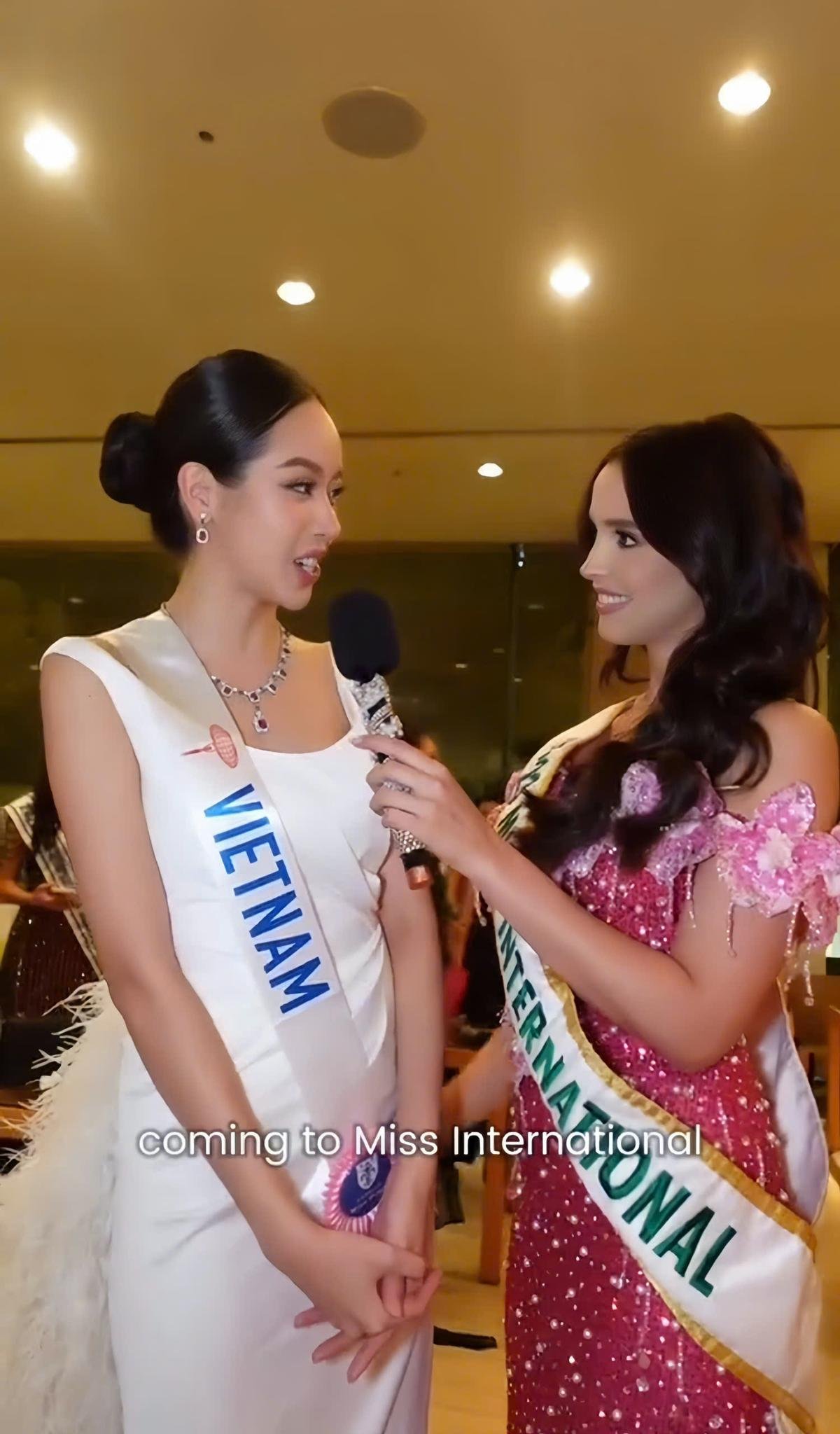 Thanh Thủy bắn tiếng Anh 'như gió' tại Miss International Ảnh 1