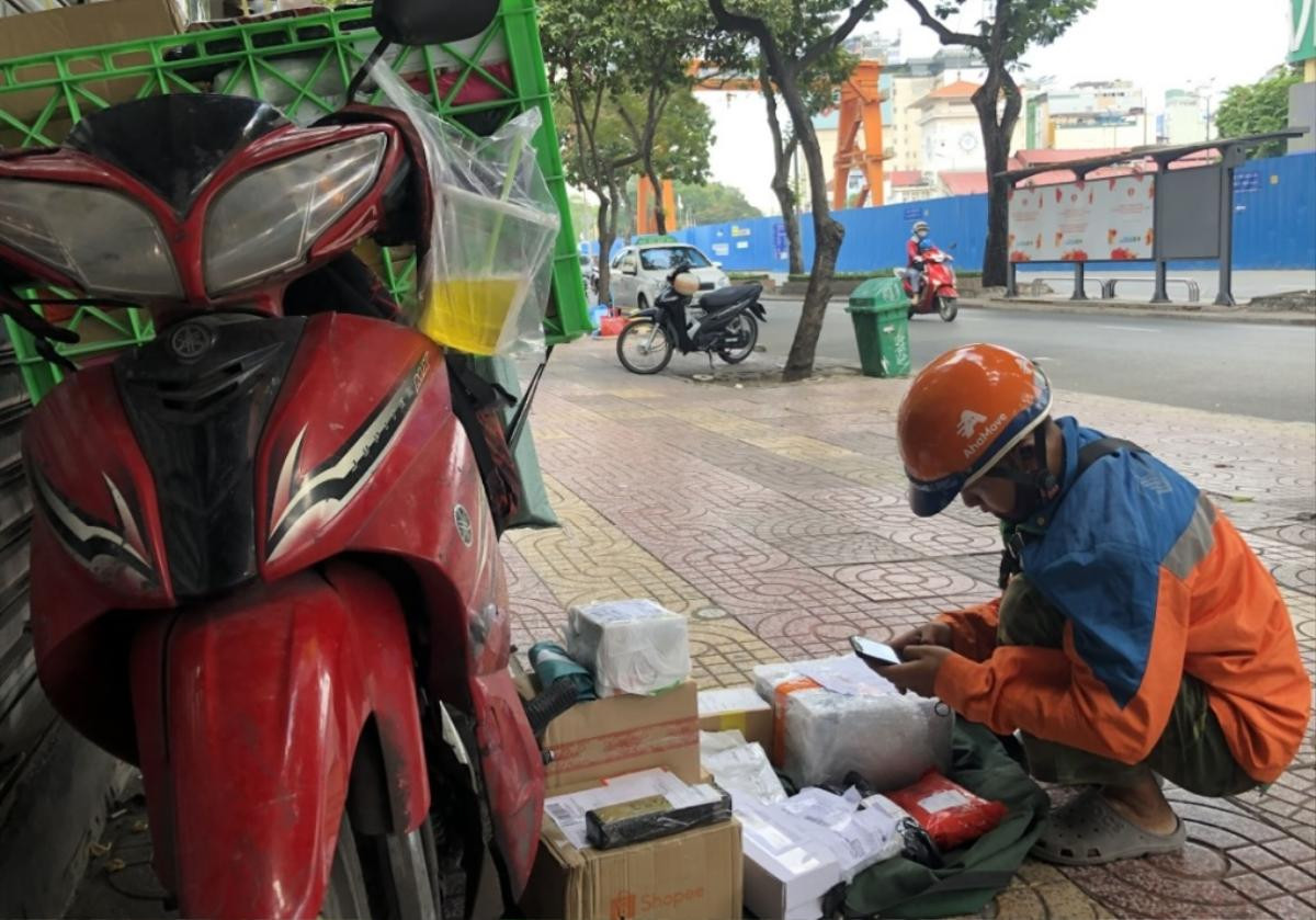 Bộ Công an cảnh báo chiêu thức khiến người mua mất tiền oan vì làm theo hướng dẫn hoàn tiền của shipper Ảnh 1