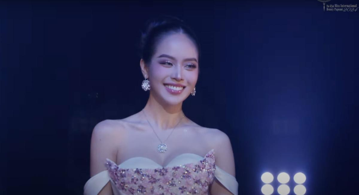 Thanh Thuỷ diễn Evening Gown dù gây tranh cãi Ảnh 1