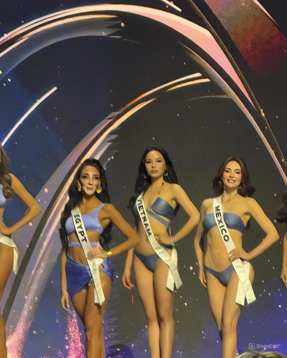 Khoảnh khắc hồi hộp của Kỳ Duyên trong lúc gọi tên ở Top 12 Miss Universe 2024 Ảnh 2