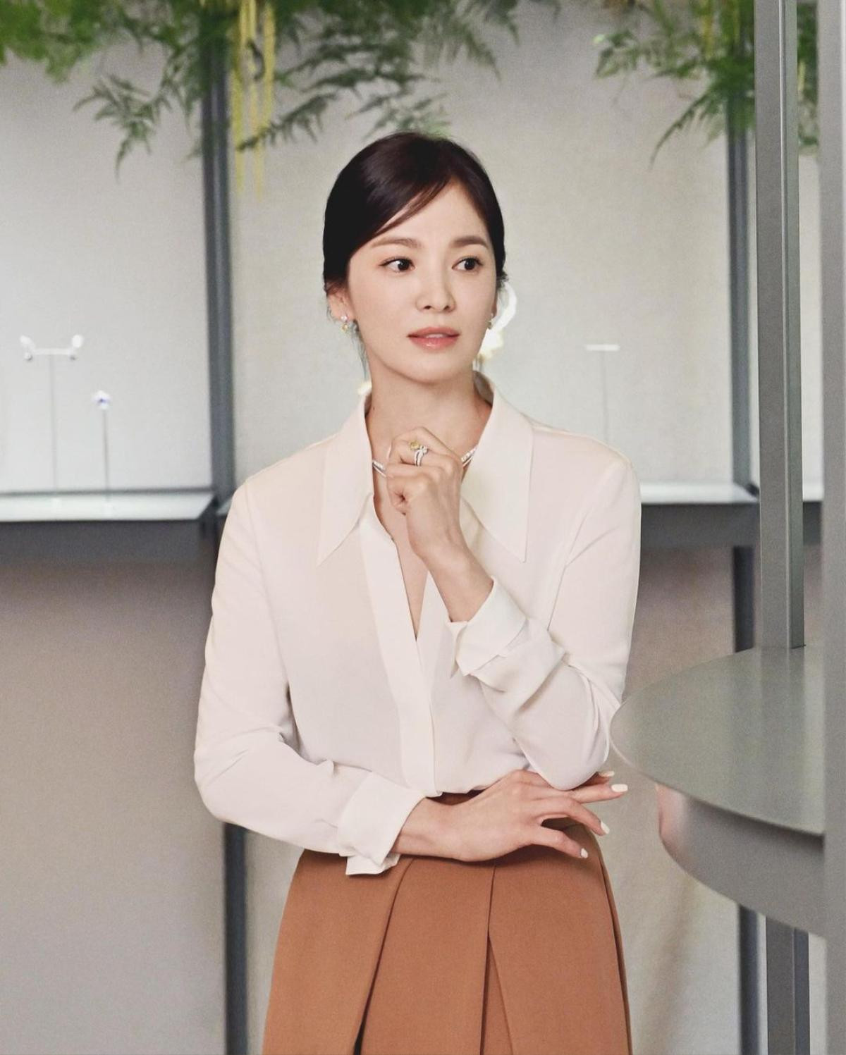 Song Hye Kyo đón tuổi mới, một chi tiết trên bàn tay gây chú ý Ảnh 4