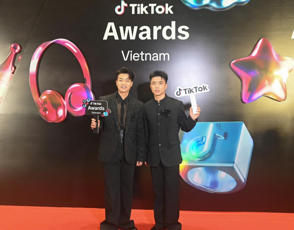 Ninh - Dương tình tứ, Phạm Thoại 'ố dề' tại lễ trao giải TikTok Awards 2024 Ảnh 1