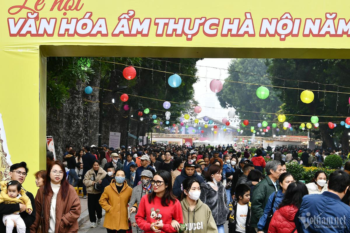 Lần đầu trải nghiệm 'phở số' tại Lễ hội văn hóa ẩm thực Hà Nội 2024 Ảnh 1