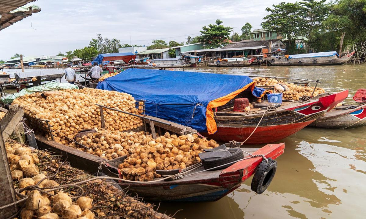 Khu chợ quanh năm chỉ bán duy nhất một đặc sản Bến Tre, lúc nào cũng tấp nập khách Ảnh 2