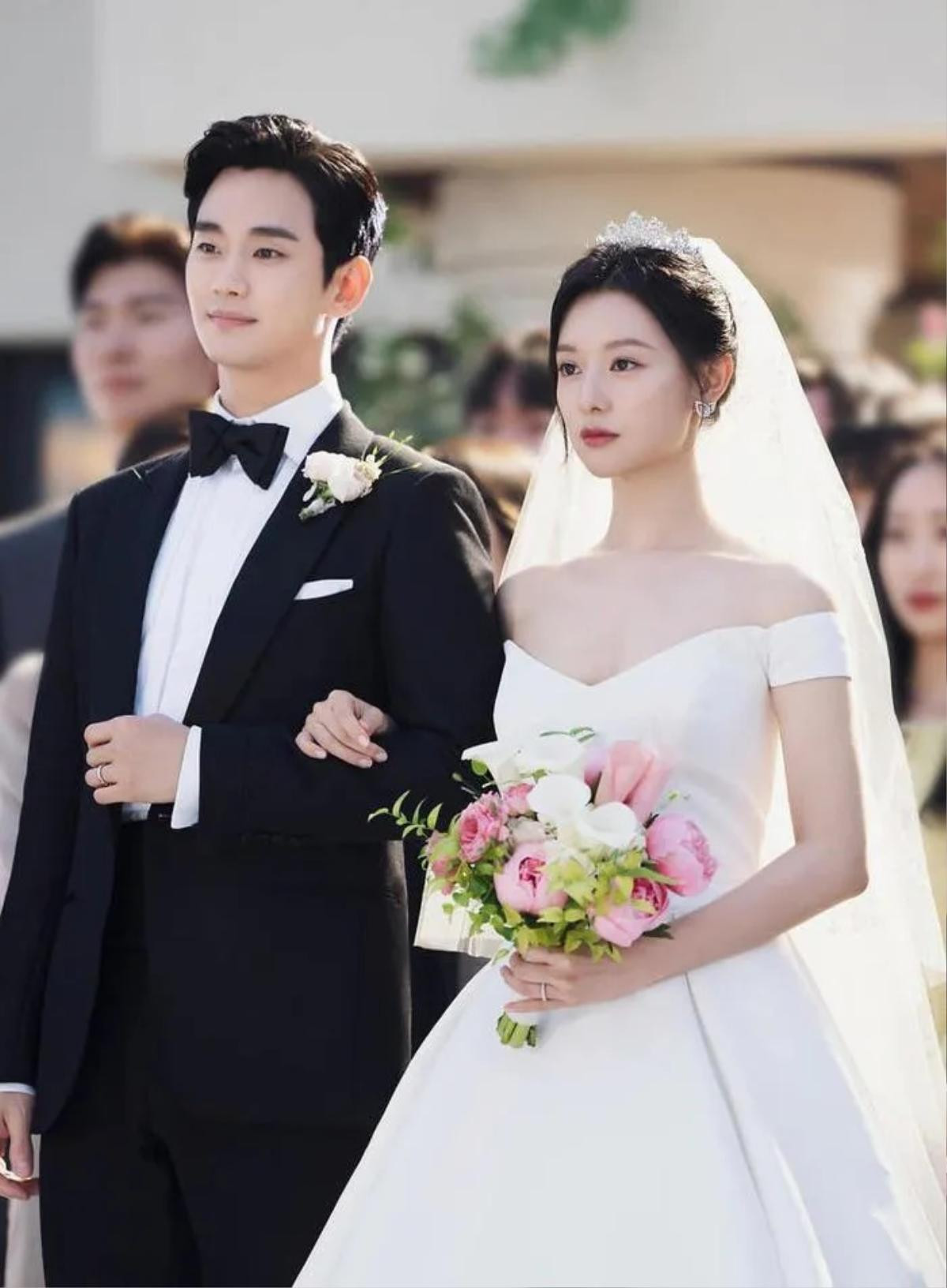 Kim Soo Hyun và Kim Ji Won nhận trái ngọt sau 8 tháng 'về chung nhà' Ảnh 1