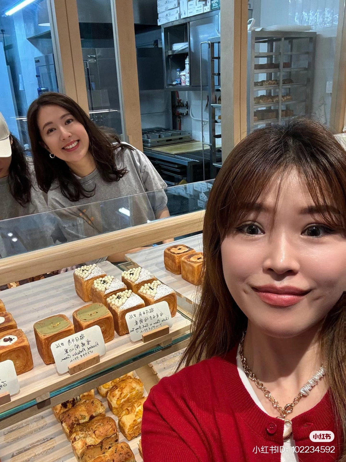 Nữ diễn viên nổi tiếng một thời bị bắt gặp đi bán bánh, diện mạo không son phấn gây sốc Ảnh 4