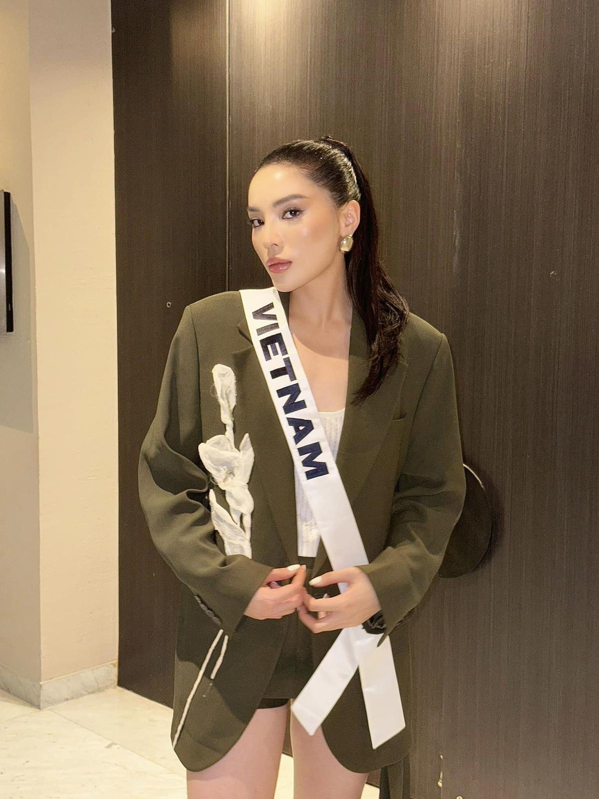 Kỳ Duyên chăm khoe 'cặp kiếm Nhật' tại Miss Universe 2024 Ảnh 1