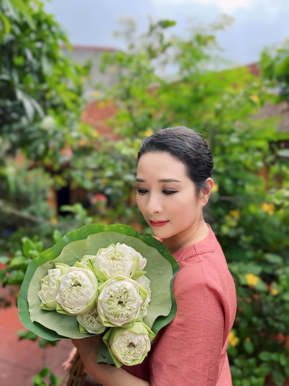 Nữ ca sĩ bị hiểu lầm người yêu Xuân Hinh, giàu cỡ nào mà tặng nhà cho chồng cũ sau ly hôn? Ảnh 4