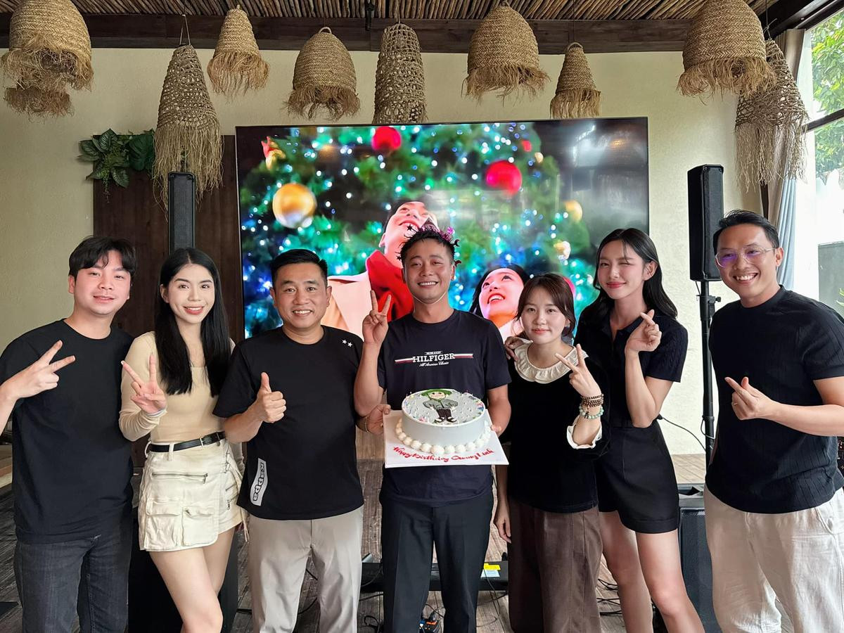 Hoa hậu Thùy Tiên có hành động đặc biệt dành cho Quang Linh Vlogs Ảnh 2