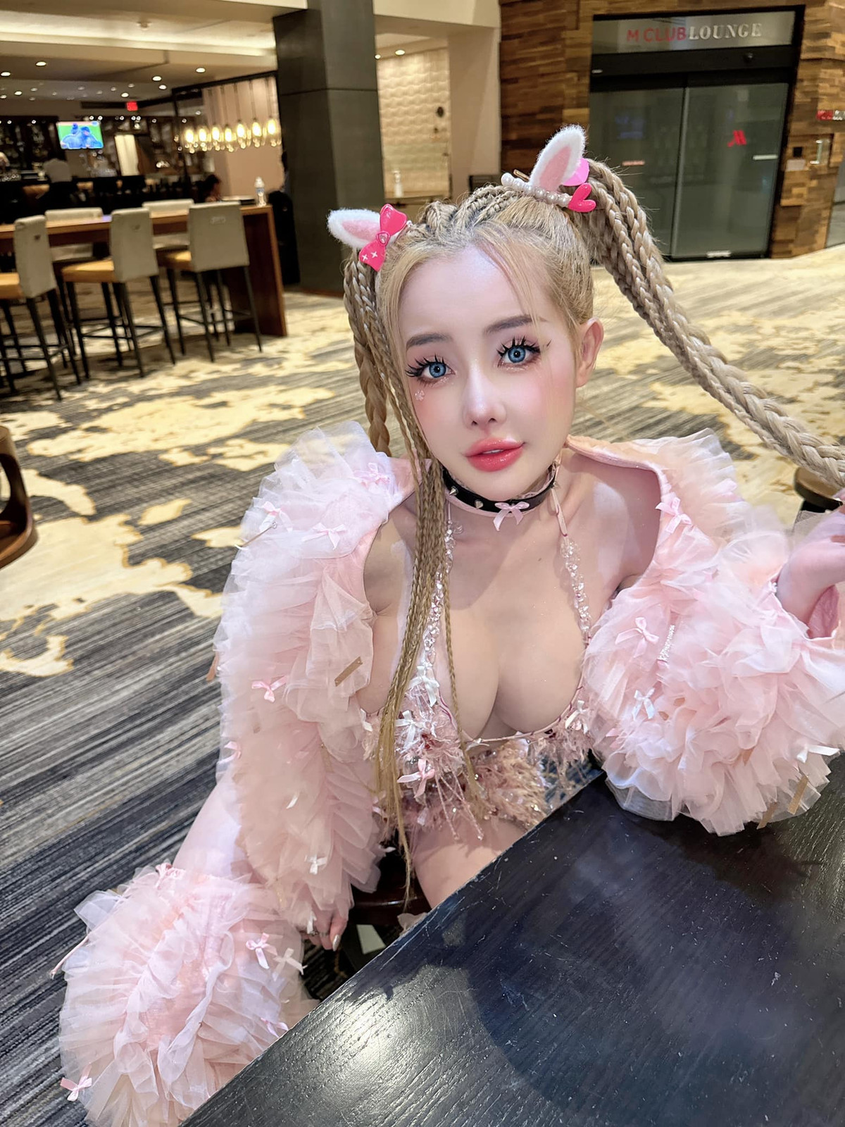 Hình ảnh lạ của Ngân 98 gây ngỡ ngàng Ảnh 4